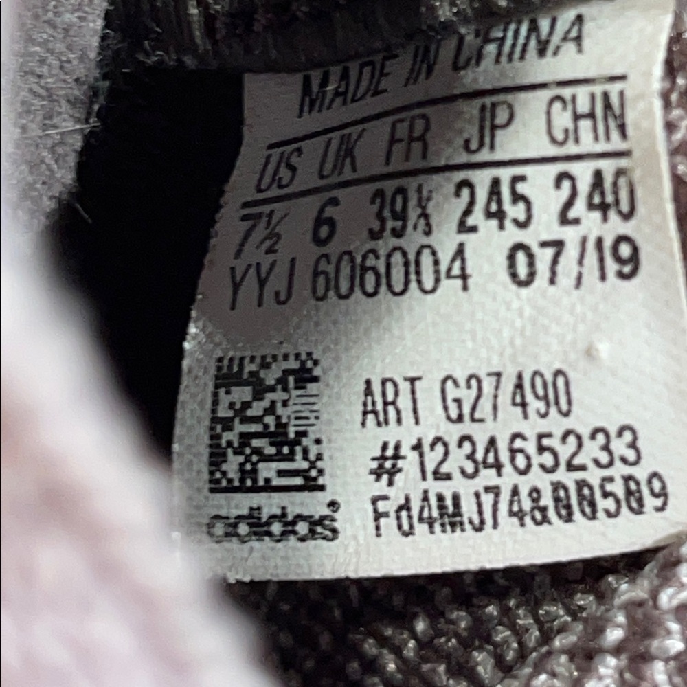 Adidas UltraBoost - Picture 10 of 10